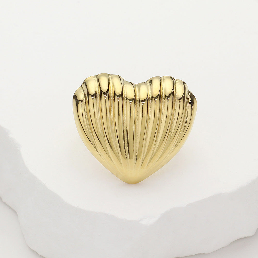 Ribbed Heart Ring