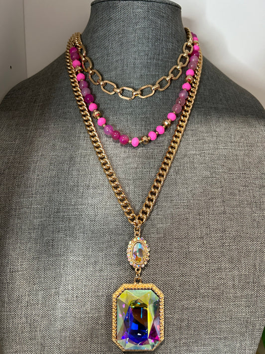 Joyful Pendant Necklace - Fuchsia