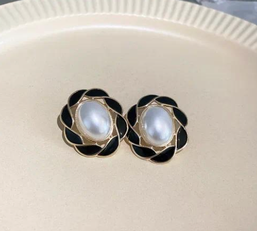 Adda Earrings